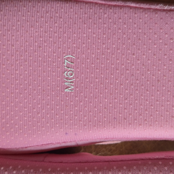 Hello Kitty Slides Slippers, size M6/7S - Picture 9 of 9